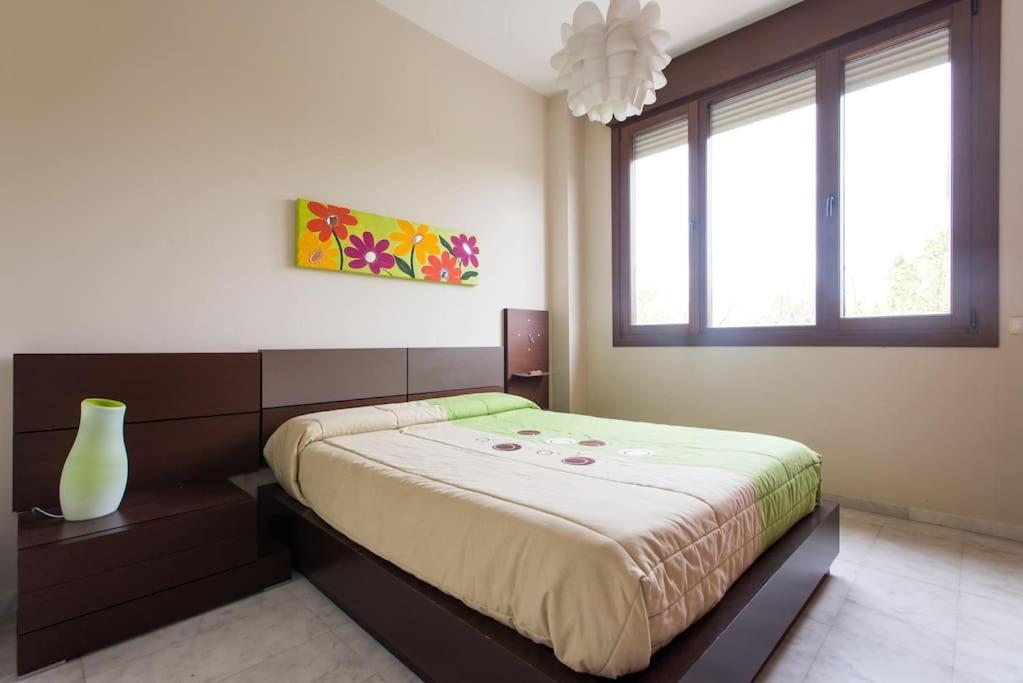 Fibes Con Piscina Y Parking Gratis Apartamento Sevilla Este ภายนอก รูปภาพ